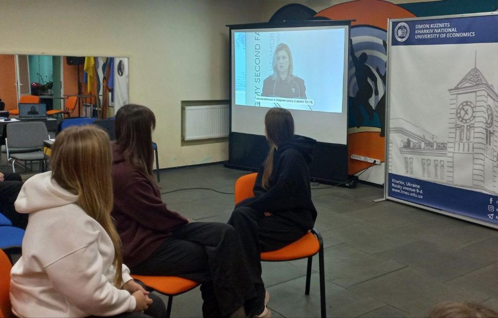 Лабораторія ментального здоров’я, менторства та медіаторства провела тренінг з комунікації для здобувачів освіти першого курсу спеціальності «Митна справа»